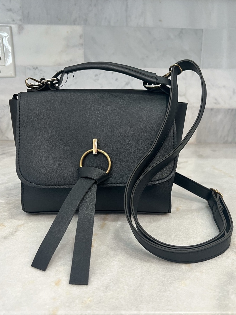 VALUE BUY BEYA Faux Leather Handbag/Crossbody Bag PRICE FIRM